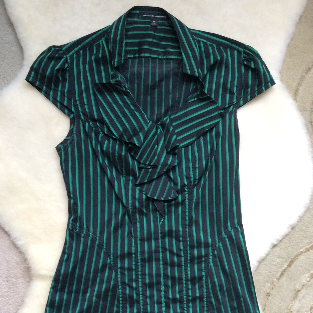 Express ruffle top, xs green and black